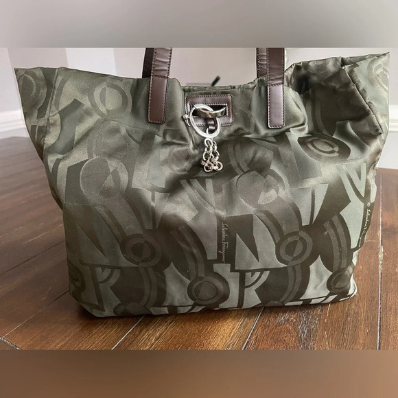 Salvatore Ferragamo logo tote bag - Picture 3 of 14